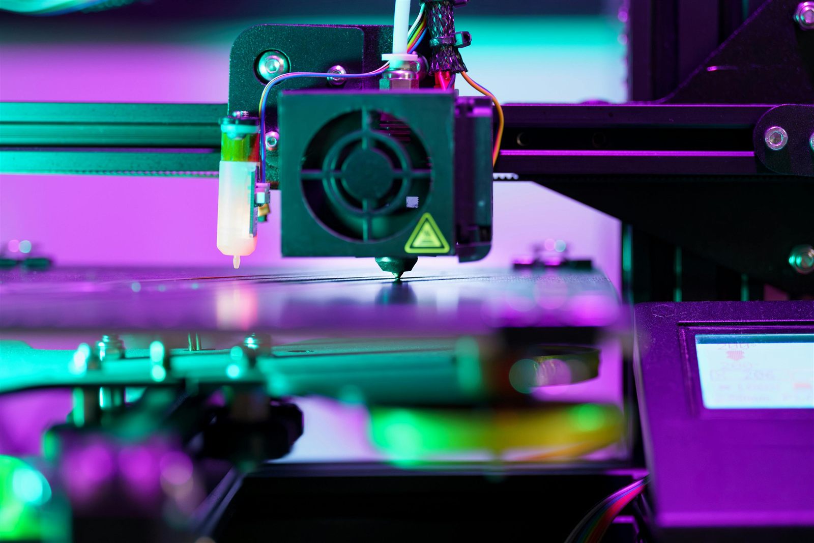 Impresora 3D en proceso de fabricación para piezas de presentación